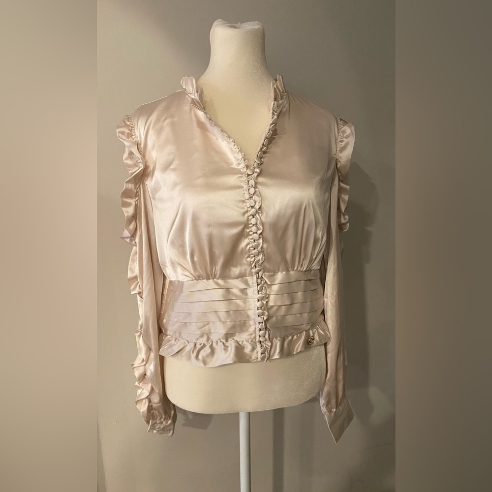 Creamy shoulder Button down Top